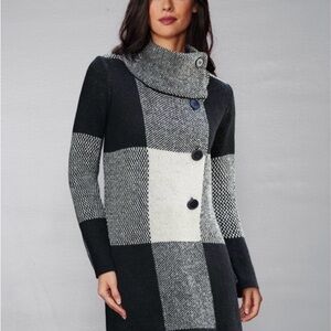 NWOT Monroe & Main Black and White Checkered Turtleneck Sweater
